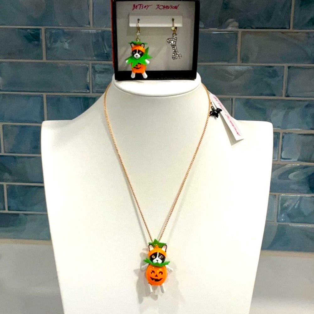 Betsey Johnson Halloween Jack-O-Lantern Bulldog Necklace and Earring Set NWT! - Picture 2 of 11